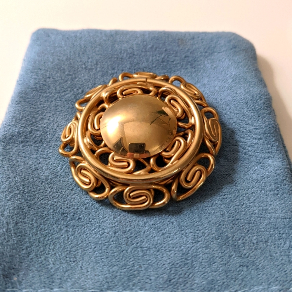 Vintage round brooch